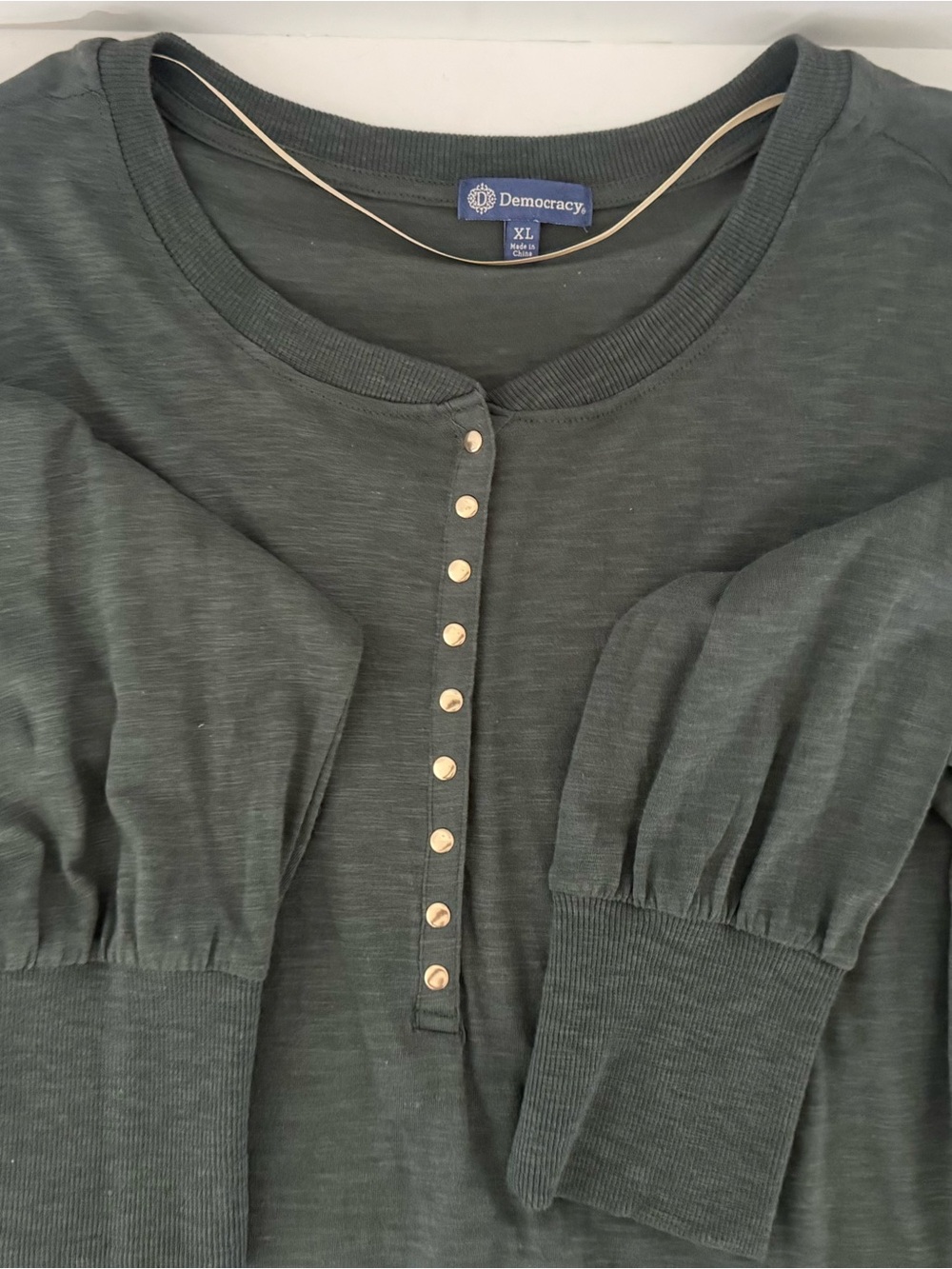Democracy Women's Green Long Sleeve Knit Cuffs Henley Size XL Gold Buttons - Picture 11 of 15